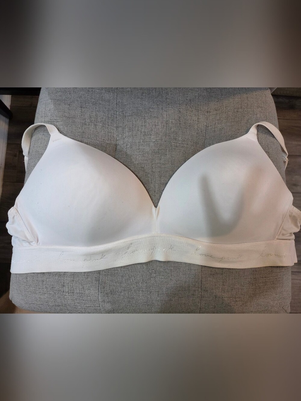 Seamless Strapless White Bra - Comfort Lift